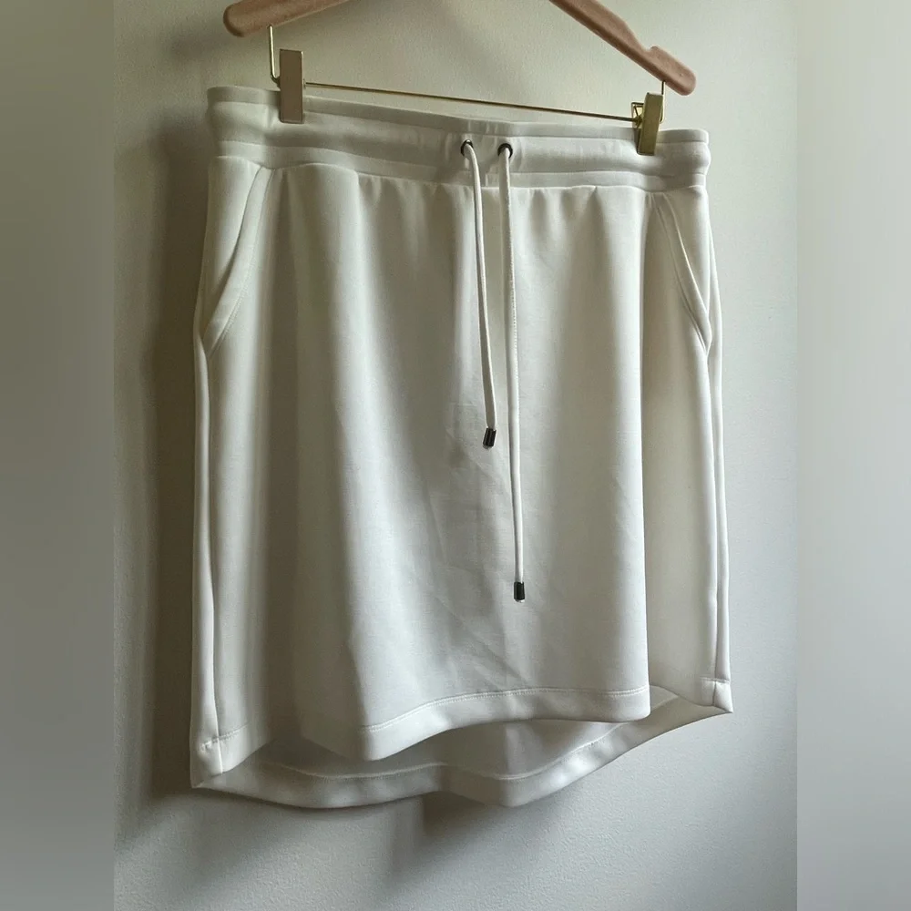 Cable And Gauge Sporty White Skirt Size Large